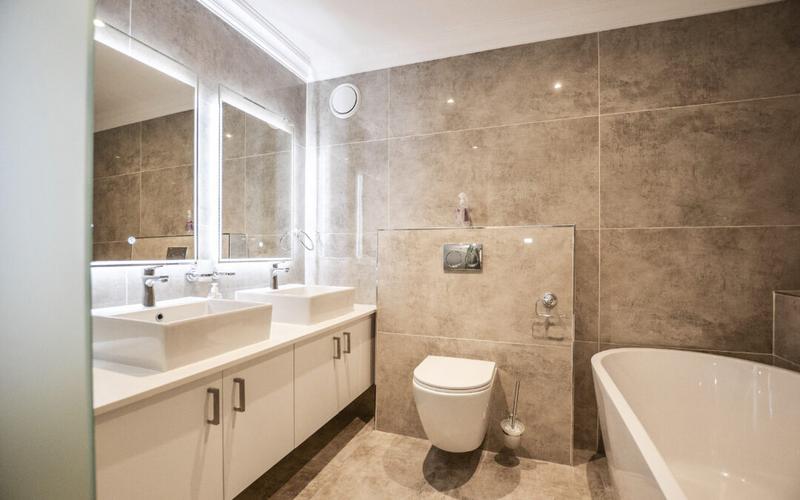 To Let 2 Bedroom Property for Rent in Dolphin Beach Western Cape